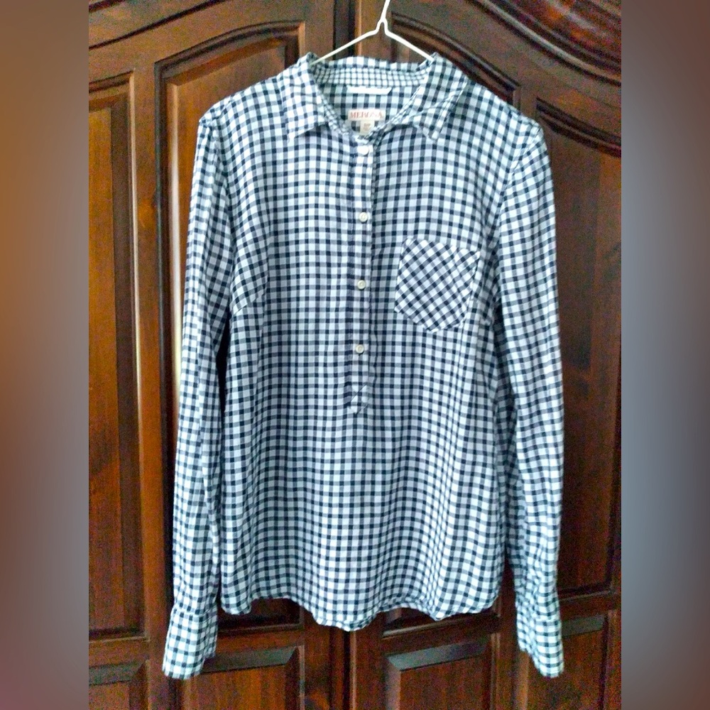 Merona ~Blue & White Classic Check ~Buttons, Collared & Long Sleeved ~Small